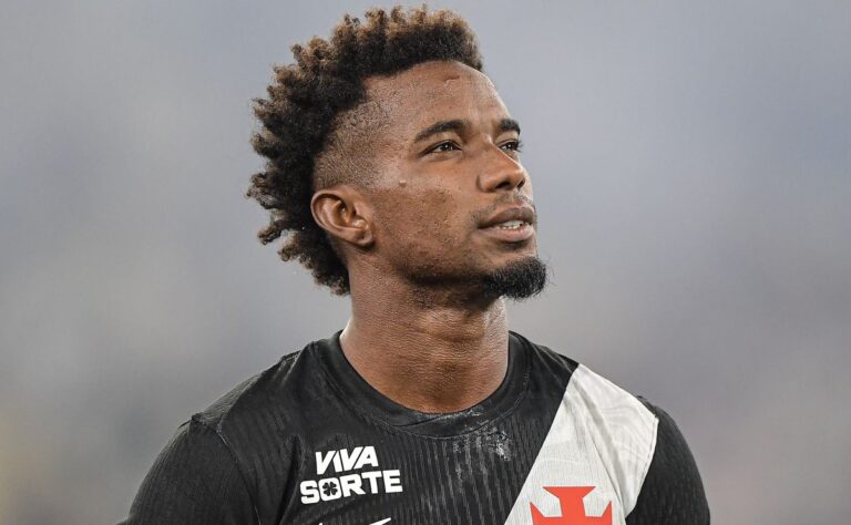 Vasco vence o Independiente Medellín por 1 a 0, garante vaga nas oitavas da Sul-Americana e mantém sonho do título vivo