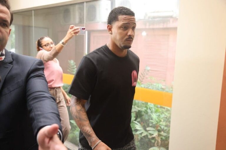 DAVID SE EXPLICA À POLÍCIA! Atacante do Vasco admite conhecer investigados, mas nega qualquer ligação com criminosos